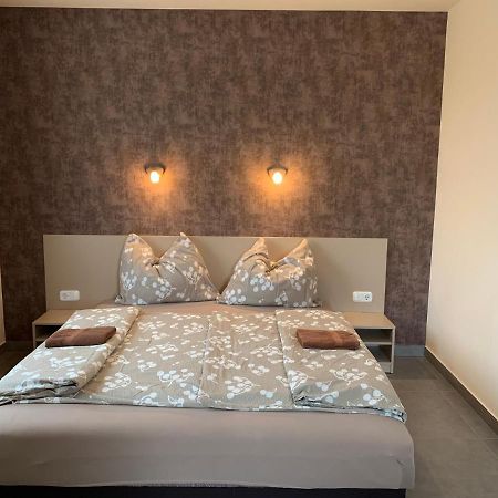 Balaton Apartmanhaz Шіофок Екстер'єр фото