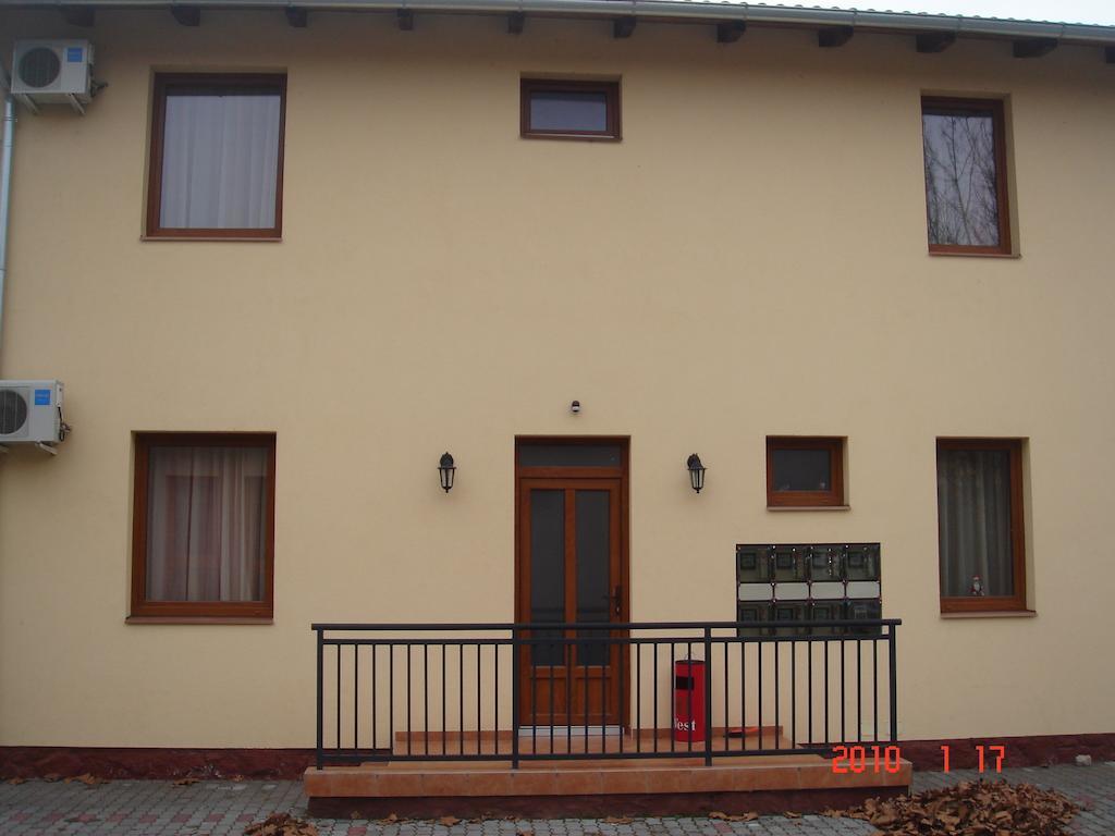 Balaton Apartmanhaz Шіофок Екстер'єр фото